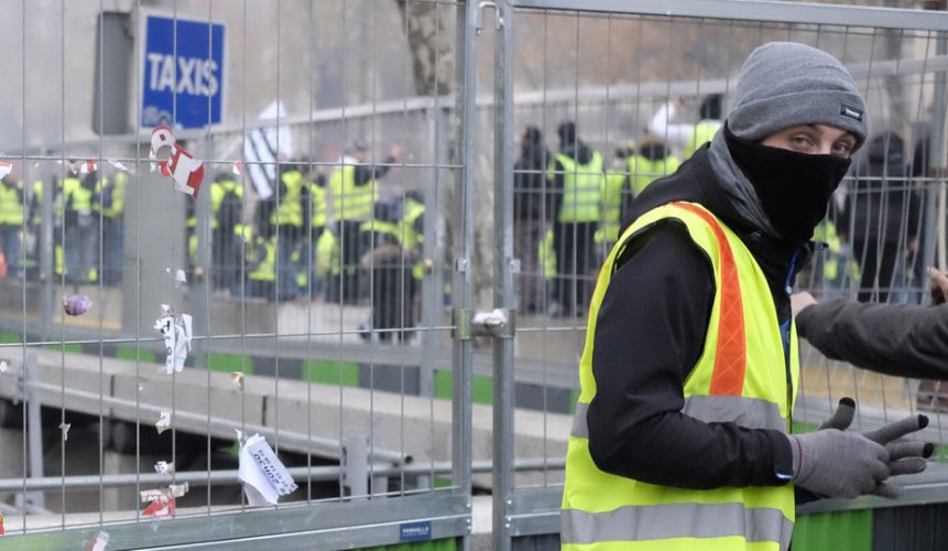 La loi anti-casseurs adoptée par le Parlement