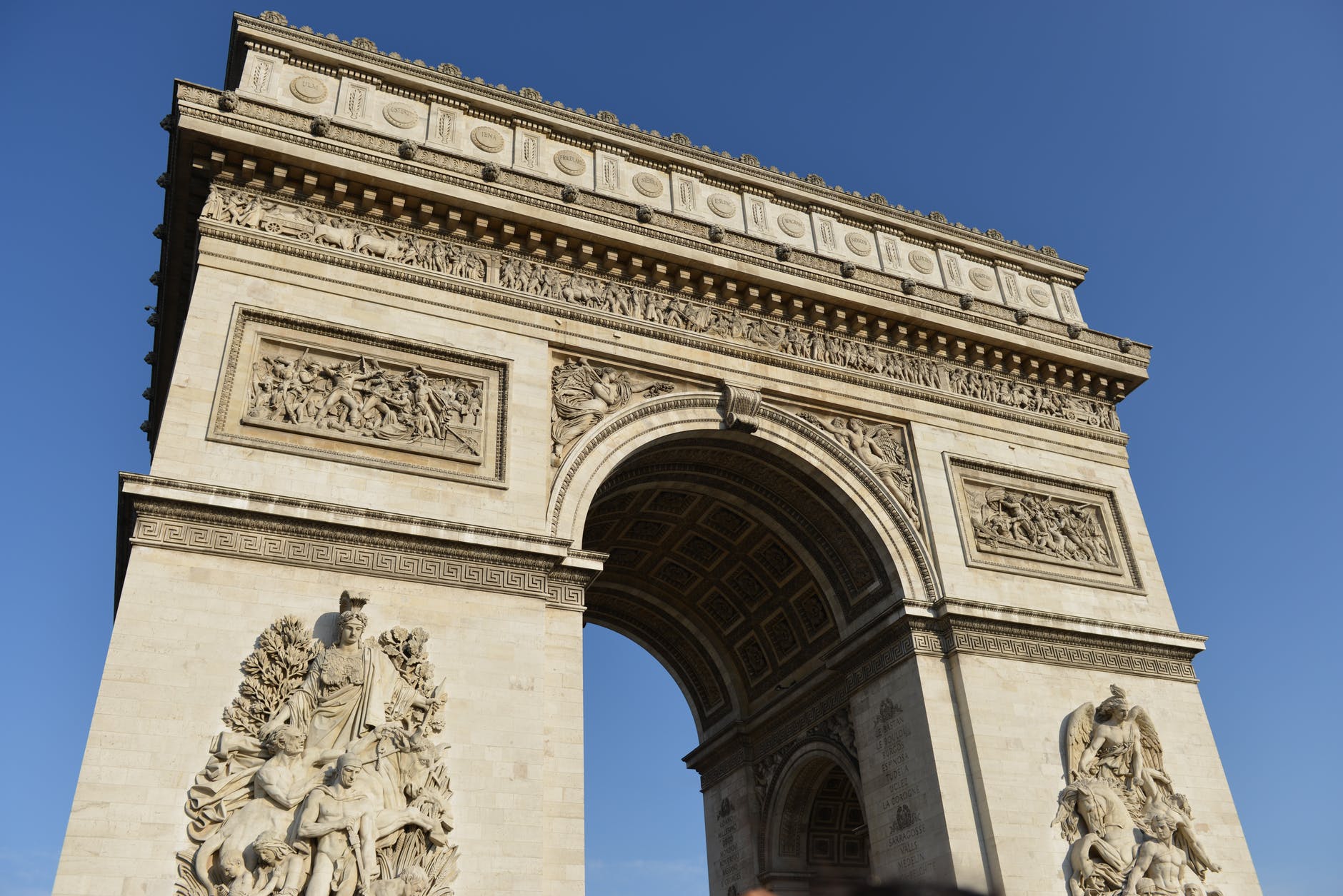 L’Arc de triomphe va être emballé par l’artiste Christo en 2020