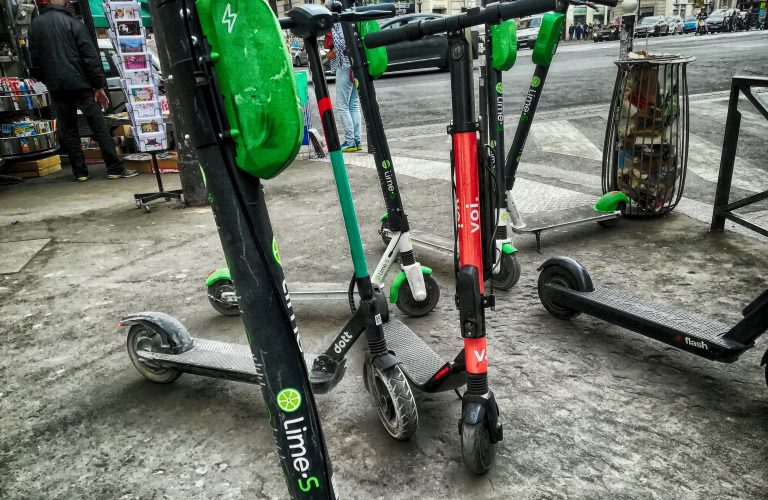 Les trottinettes, un moyen de transport (pas vraiment) écologique ?