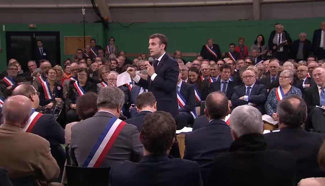 72 maires et élus de droite et du centre annoncent leur soutien à Emmanuel Macron