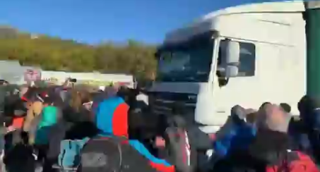Blocage des indépendantistes : un camion fonce dans la foule à la Jonquera