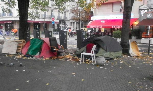Précarité : 700 enfants dorment dans la rue chaque soir avec leurs parents à Paris