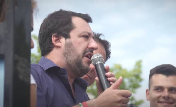 82 migrants de l’Ocean Viking débarquent à Lampedusa. Pour Matteo Salvini, il s'agit de la reddition de l'Italie face à la volonté de l'Europe
