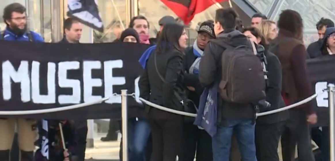 Au Louvre, ambiance très tendue après le blocage du musée par les grévistes