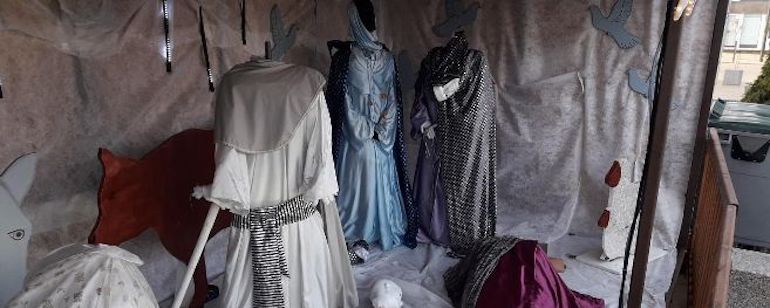 La crèche communale de Saint-Éloy-des-Mines (63) vandalisée. La tête et les bras des santons ont été arrachés