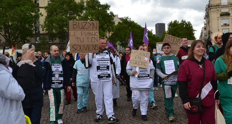 Manifestations : médecins, soignants et internes encore dans la rue