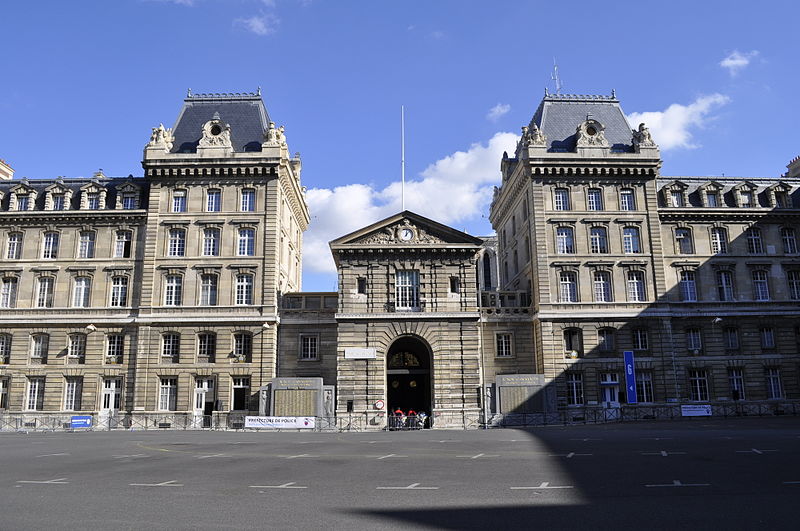 Paris: un policier converti à l'islam révoqué pour radicalisation a été réintégré suite à un vice de procédure