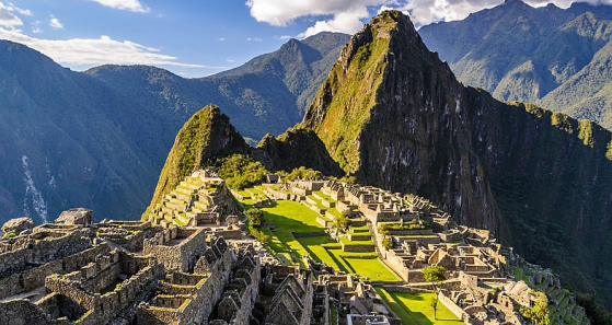 Machu Picchu dégradé et souillé : cinq touristes (dont un Français) expulsés, procès pour un sixième