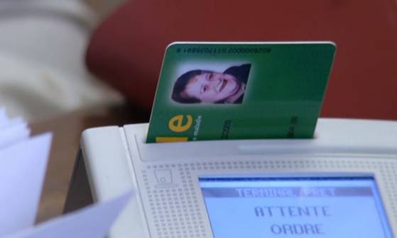 La Sécurité sociale avance le nombre de 609.000 cartes Vitale en trop circulant en France... deux jours après que sa directrice ait admis sous serment l’existence de 2,6 millions de cartes Vitale surnuméraires