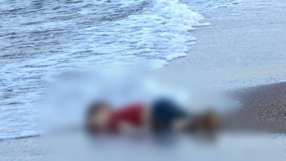Affaire Aylan: trois turcs condamnés à 125 ans de prison pour avoir noyé le jeune migrant en 2015