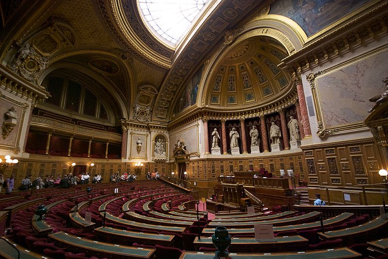 Le Sénat a voté dans la nuit de vendredi le doublement du congé paternité