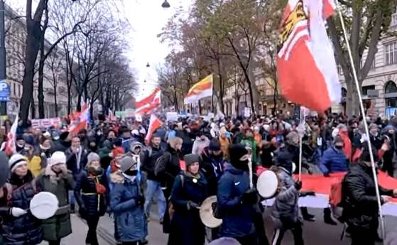 Les mobilisations contre les restrictions sanitaires se poursuivent partout à travers le monde