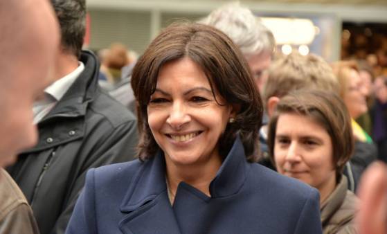 En républicaine exemplaire, Anne Hidalgo se parraine elle-même