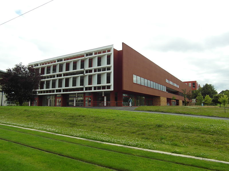 Attaque au couteau à l'université du Mans, plusieurs blessés et l'agresseur interpellé