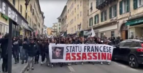 Yvan Colonna : les Corses manifestent contre "l'Etat français assassin"
