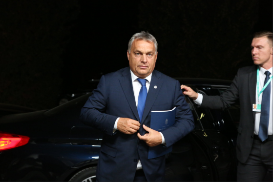 Viktor Orbán : « Les médias occidentaux modernes sont alignés sur l’opinion de gauche »