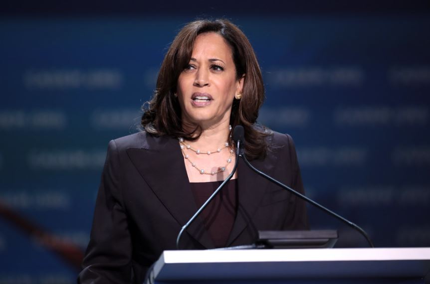 Fusillade au Texas : la vice-présidente des États-Unis Kamala Harris appelle à interdire les armes d'assaut