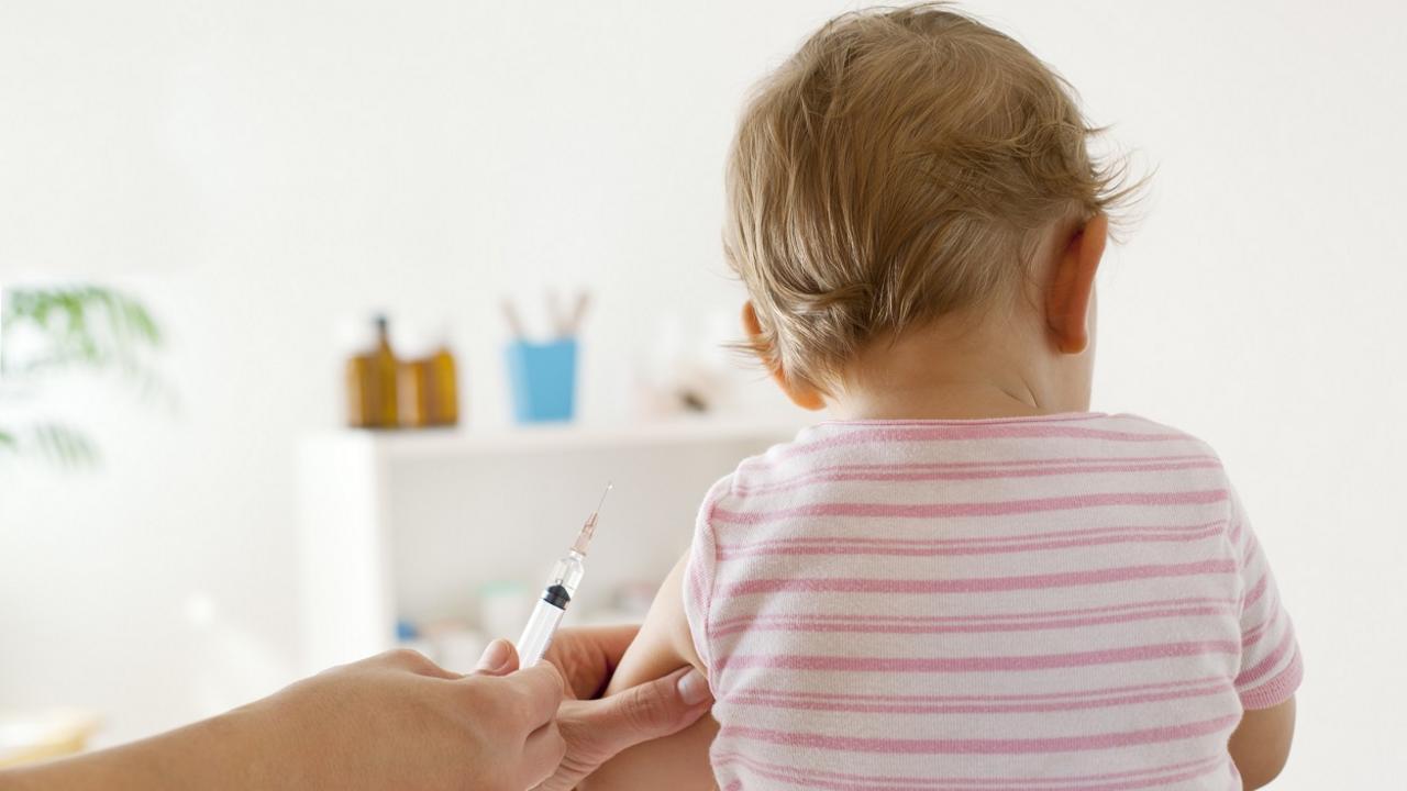 L'Agence européenne des médicaments valide l'utilisation des vaccins anti-Covid de Pfizer et Moderna dès l'âge de six mois