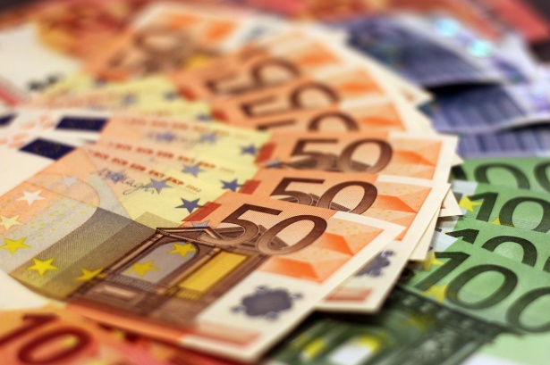 Sarcelles (95) : des malfaiteurs font exploser un distributeur automatique de billets