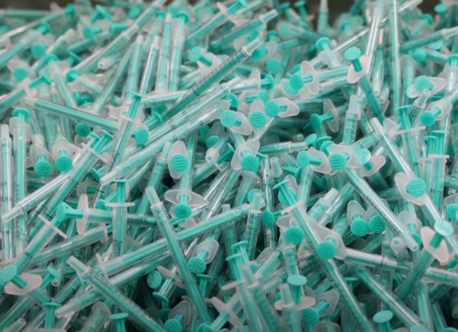 Canada : 22 millions de doses périmées de vaccin anti-Covid envoyées à la poubelle