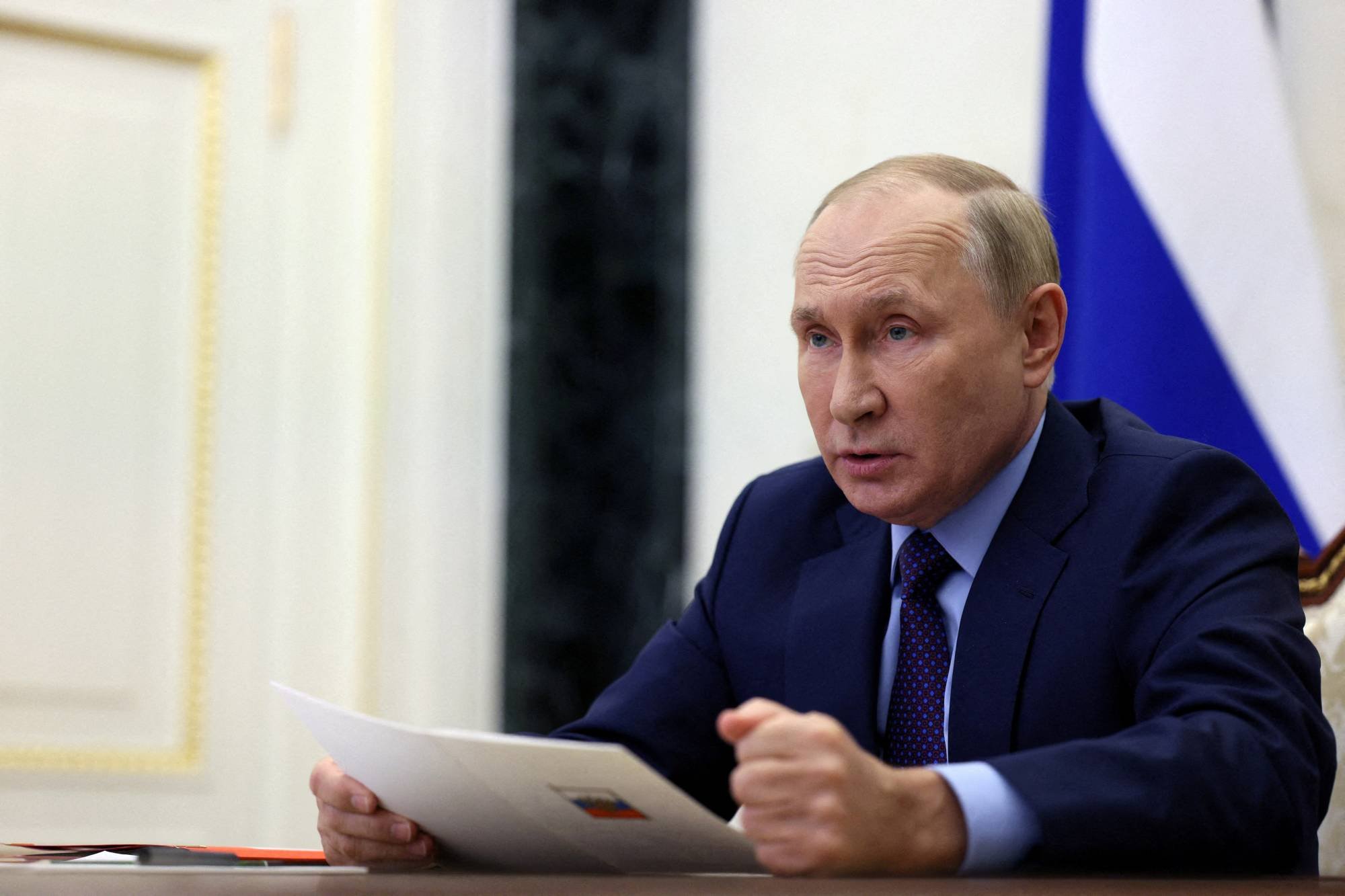 Vladimir Poutine instaure la loi martiale dans les quatre territoires annexés par la Russie