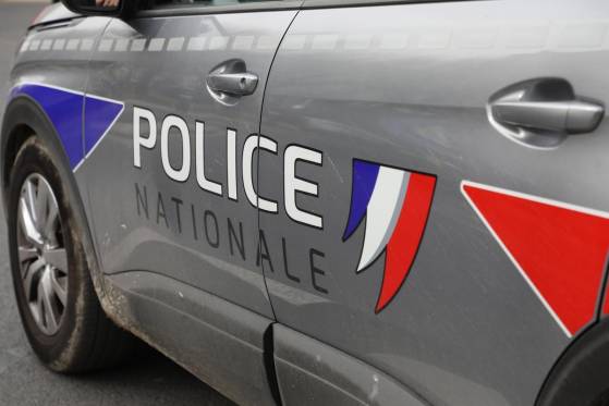 Nuit de violences à Alençon : tirs de mortiers et véhicules brûlés