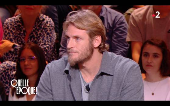 L'humoriste Ragnar le Breton clashe les médias dans “Quelle époque” sur France 2 et les accuse de racisme