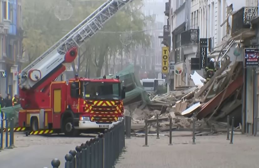Un mort dans l'effondrement de deux immeubles dans le centre de Lille