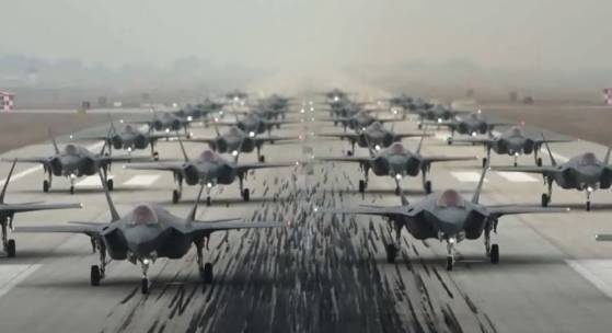 La Corée du Sud mobilise des dizaines d'avions de combat après avoir repéré un nombre important d'avions de guerre nord-coréens sur ses radars (Vidéo)