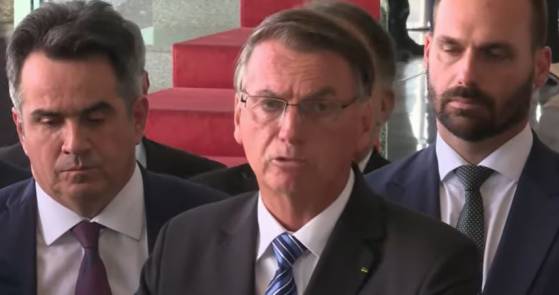 Brésil : Jair Bolsonaro conteste la fiabilité des machines à voter électroniques lors de l'élection présidentielle