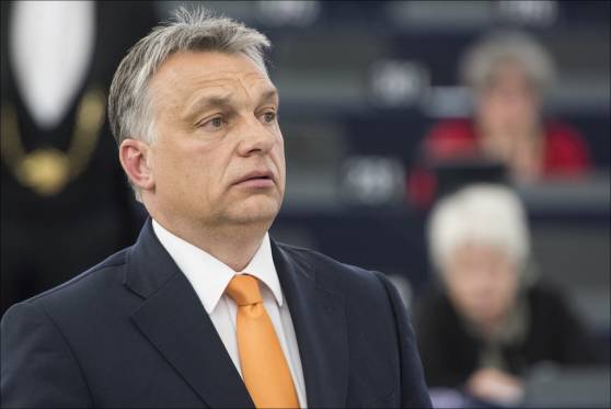 Viktor Orban accuse l'Europe de bloquer des fonds de soutien destinés à la Hongrie pour “des raisons politiques évidentes”, notamment la politique migratoire de Budapest et son opposition aux sanctions contre la Russie
