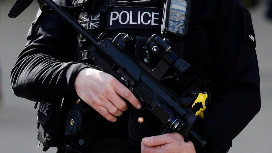 Un policier londonien de 48 ans reconnaît 24 viols et des agressions sexuelles