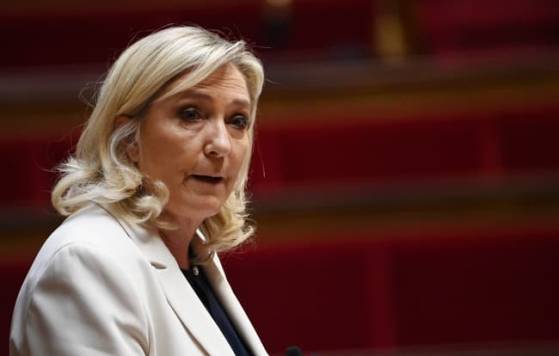 Marine Le Pen interpelle Elisabeth Borne sur les retraites "le gouvernement parle de courage, mais ce n'est pas du courage de faire payer aux Français les échecs  des politiques de ces dernières années"