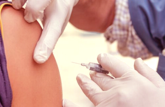 Grippe saisonnière : La Haute autorité de santé (HAS) recommande de vacciner tous les enfants "sans comorbidité âgés de 2 à 17 ans révolus"