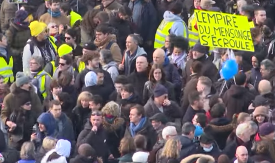 Mobilisation contre la réforme des retraites en augmentation, avec 963 000 manifestants en France selon le ministère de l'Intérieur, "plus de 2,5 millions" selon la CGT