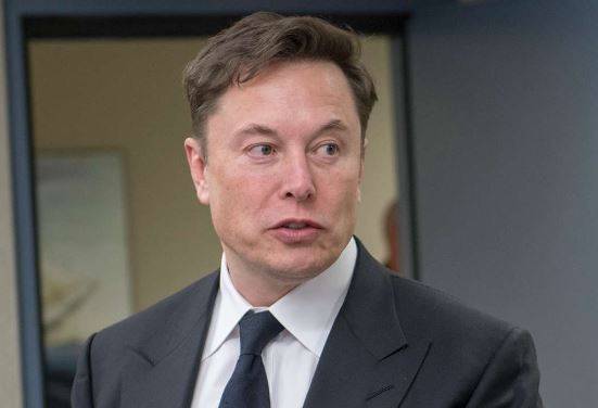 Elon Musk accuse la responsable du département d'État américain, Victoria Nuland, de "pousser à la guerre" en Ukraine