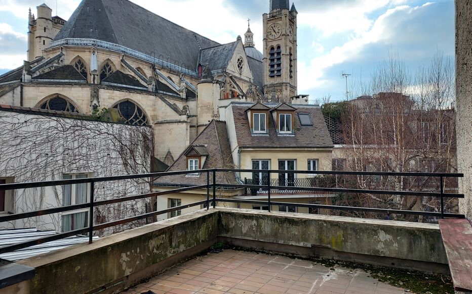 Des clandestins LGBT s'installent dans l'ancien logement de Jean-Pierre Chevènement