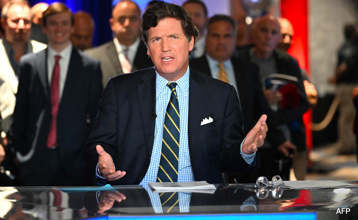 "Les grands sujets ne sont pas abordés" : Tucker Carlson réagit pour la première fois après son départ de la chaine FoxNews