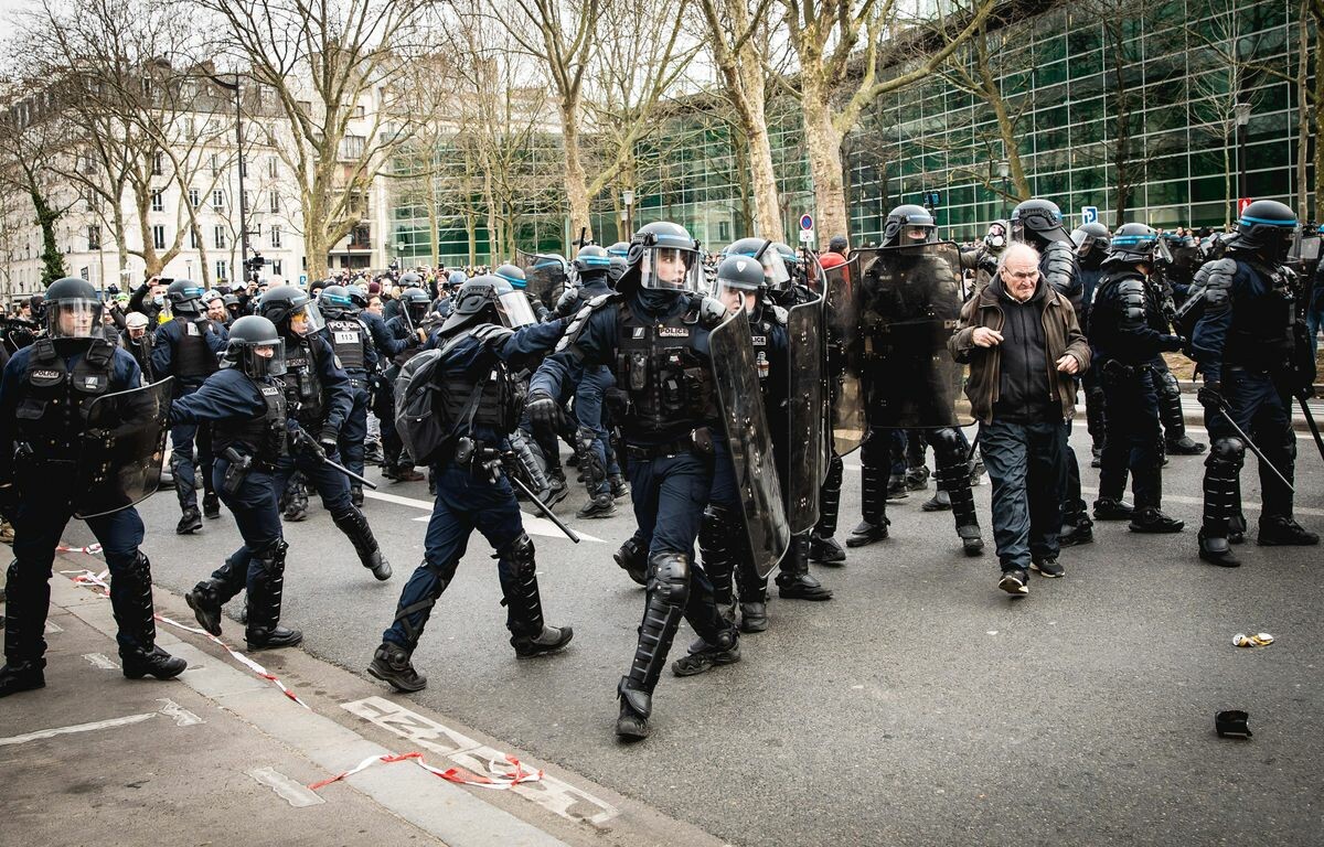 Le Conseil d'Etat refuse d'imposer au ministère de l'Intérieur des mesures d'identification des forces de l'ordre