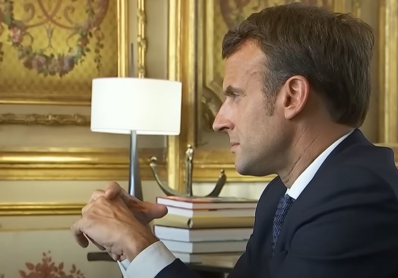 Réforme des retraites : Emmanuel Macron estime que "la foule" n'a pas de "légitimité" face aux élus.