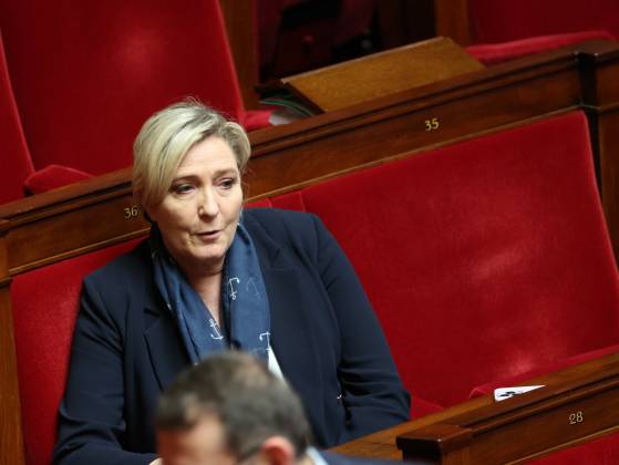 49.3 sur la Réforme des retraites : Marine Le Pen et le RN vont "déposer une motion de censure et voterons l'intégralité des motions de censure"