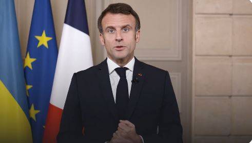 Emmanuel Macron affirme qu'en cas "d'énorme crise", le chef de l'État peut toujours s'en remettre aux électeurs