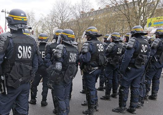 Mort de Naël à Nanterre : 2000 policiers et gendarmes déployés la nuit prochaine face aux risques d'émeutes