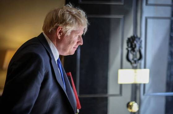Boris Johnson démissionne du Parlement britannique et dénonce une "chasse aux sorcières"