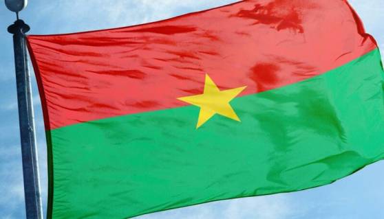 Le Burkina Faso suspend temporairement la chaîne d'information française LCI, accusée de diffuser de fausses informations sur les violences djihadistes