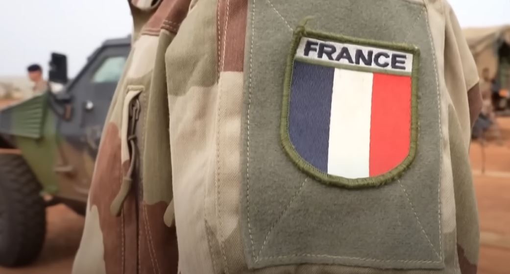 L'armée française annonce le retrait imminent de ses forces engagées au Niger en raison de tensions sécuritaires