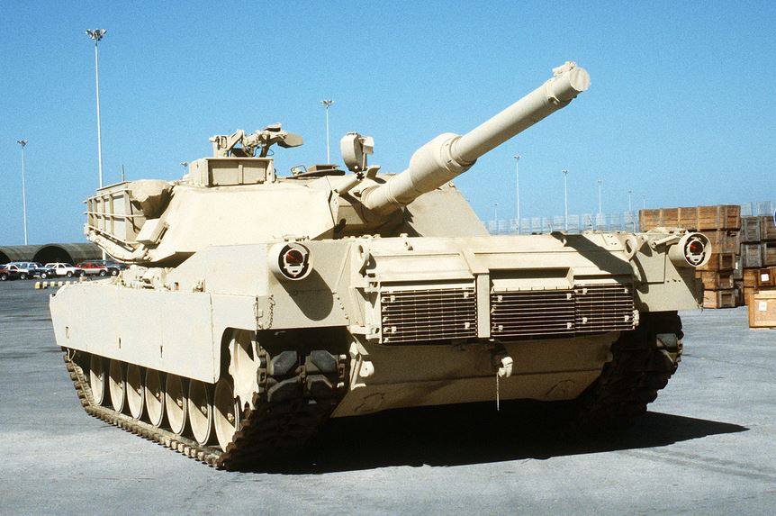 La Russie promet que les chars Abrams américains envoyés en Ukraine "brûleront"