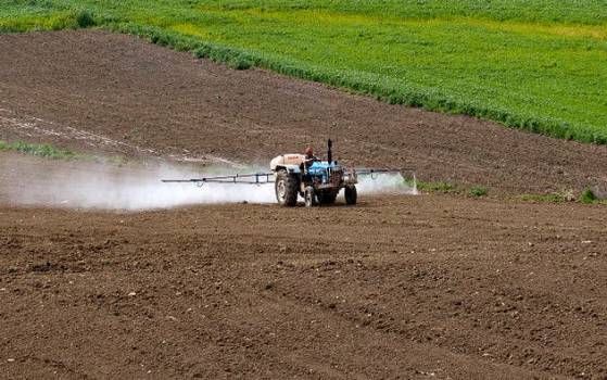 Glyphosate : La Commission européenne propose un renouvellement de 10 ans de l'autorisation de l'herbicide controversé dans l'UE