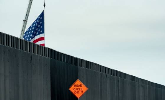 États-Unis : L'administration Biden renonce à 26 lois fédérales pour construire un mur frontalier dans le sud du Texas en raison d'un "besoin aigu et immédiat" de stopper l'afflux de migrants