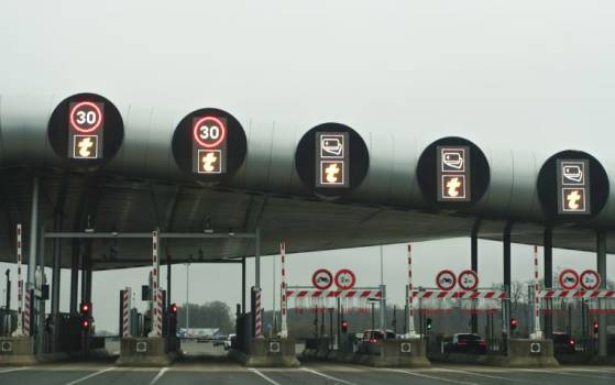 Les prix des péages sur les autoroutes augmenteront en 2024, annonce Clément Beaune